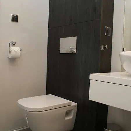 Irs Royal Irs Aviator Apartament *